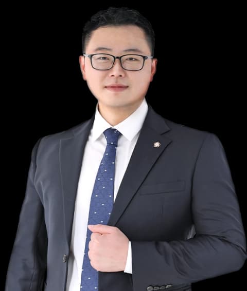 부천공중밀집장소추행변호사 undefined
