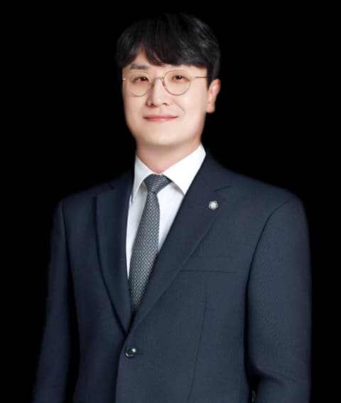 부천공중밀집장소추행변호사 undefined